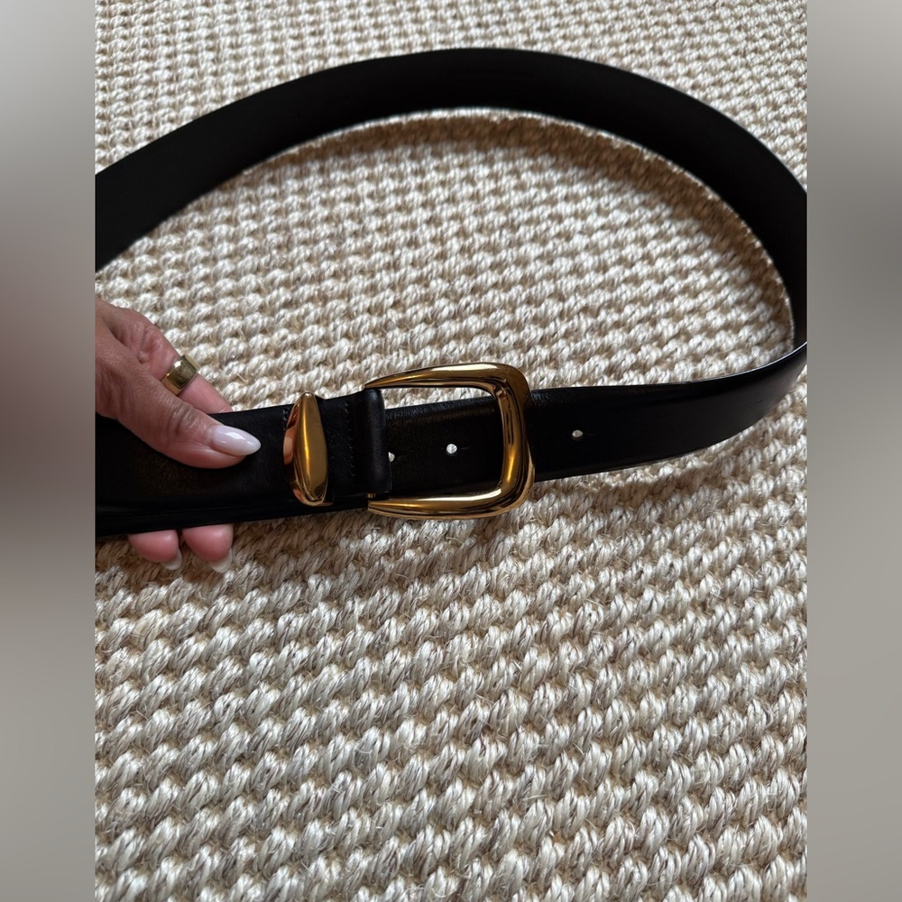 Madewell Chunky waist belt. Black Belt with Gold Buckle